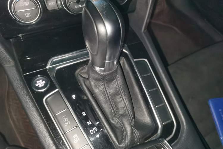 Used Volkswagen Magotan 2018 330TSI DSG Luxury Model Gear Lever