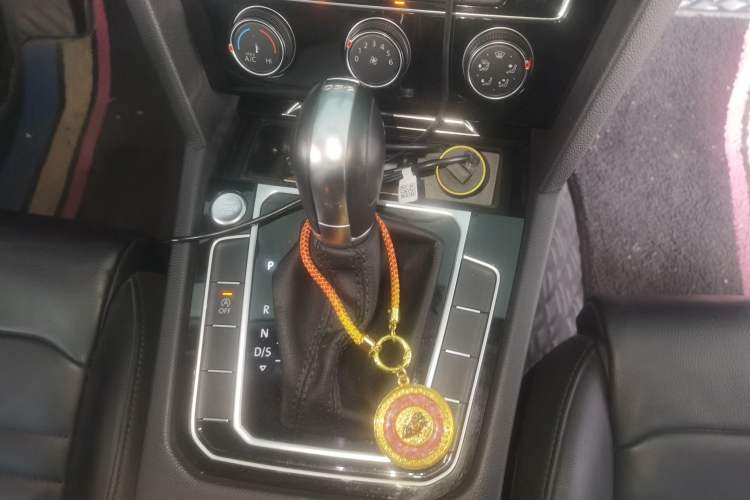 Used Volkswagen Magotan 2018 330TSI DSG Advanced Model Gear Lever