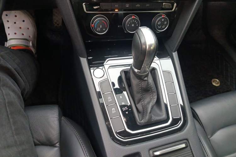 Used Volkswagen Magotan 2018 330TSI DSG Advanced Model Gear Lever