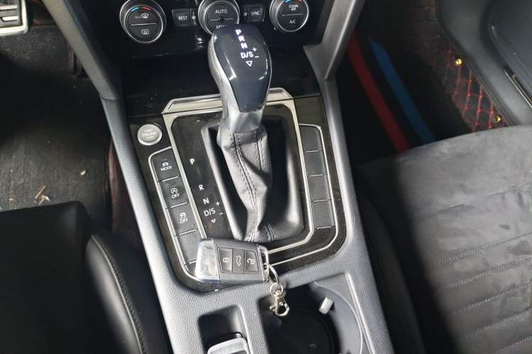 Used Volkswagen Magotan 2018 330TSI DSG Luxury Model Gear Lever