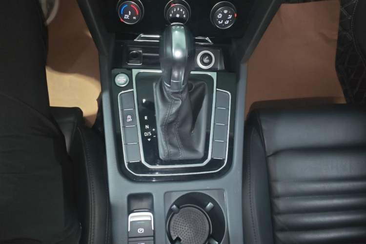 Used Volkswagen Magotan 2018 330TSI DSG Advanced Model Gear Lever