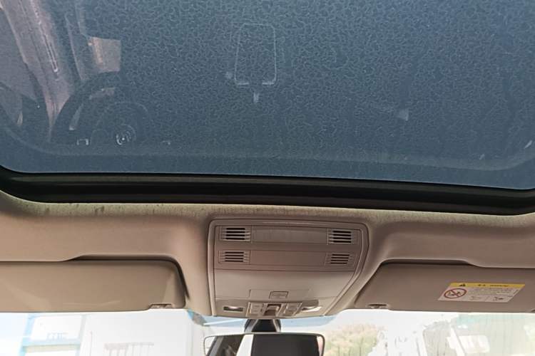 Used Volkswagen Magotan 2018 330TSI DSG Luxury Model Headliner