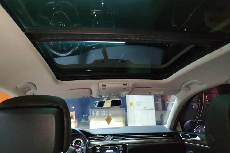 Used Volkswagen Magotan 2018 Facelift 330TSI DSG Luxury Model Headliner