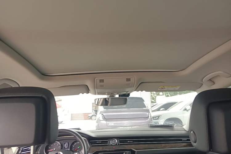 Used Volkswagen Magotan 2018 Facelift 330TSI DSG Luxury Model Headliner