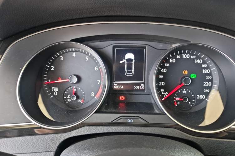 Used Volkswagen Magotan 2018 Facelift 330TSI DSG Luxury Model Instrument Cluster