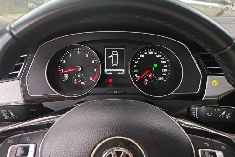 Used Volkswagen Magotan 2018 330TSI DSG Advanced Model Instrument Cluster