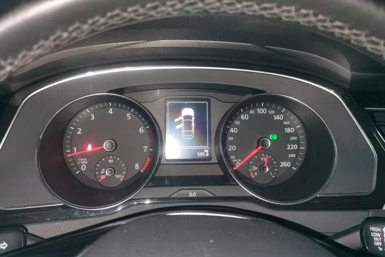 Used Volkswagen Magotan 2018 330TSI DSG Luxury Model Instrument Cluster