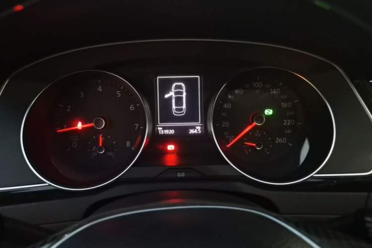 Used Volkswagen Magotan 2018 330TSI DSG Luxury Model Instrument Cluster