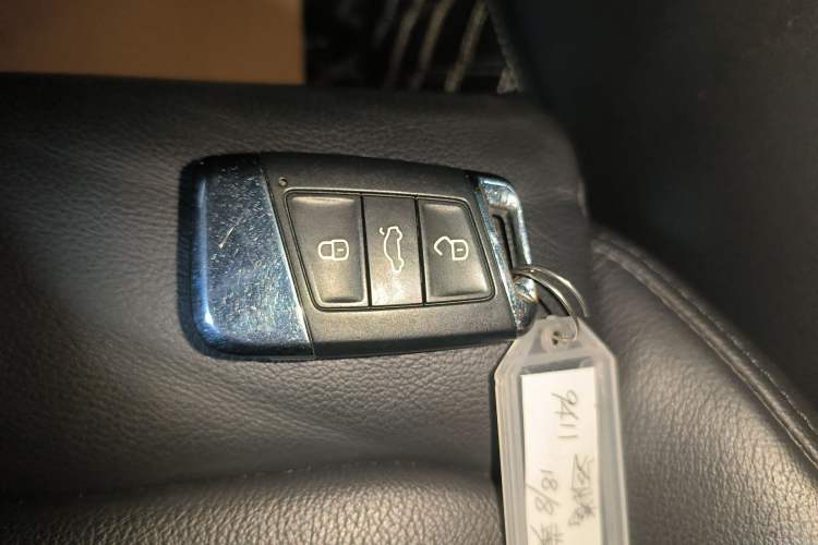 Used Volkswagen Magotan 2018 330TSI DSG Advanced Model Interior 1