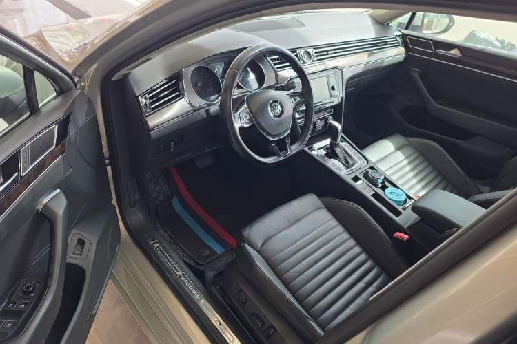 Used Volkswagen Magotan 2018 Facelift 330TSI DSG Luxury Model Interior 1