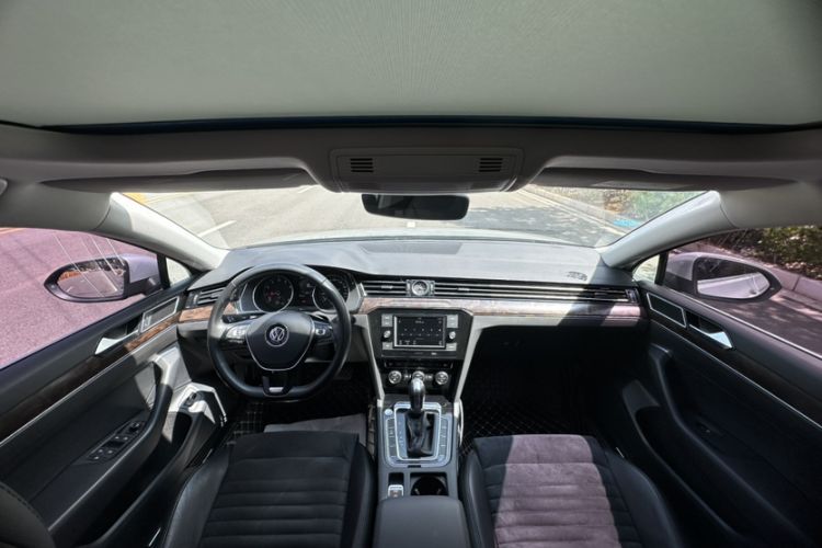 Used Volkswagen Magotan 2018 Facelift 330TSI DSG Luxury Model Interior 2