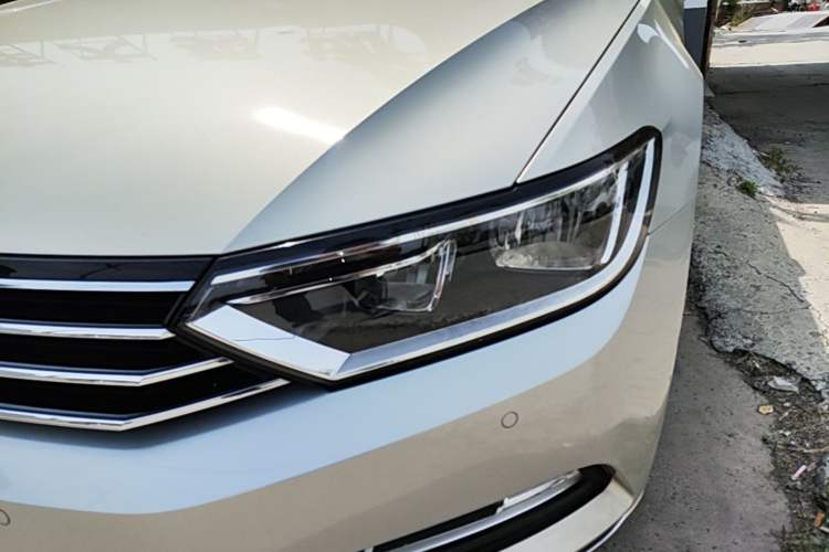 Used Volkswagen Magotan 2018 330TSI DSG Advanced Model Left Front Headlight