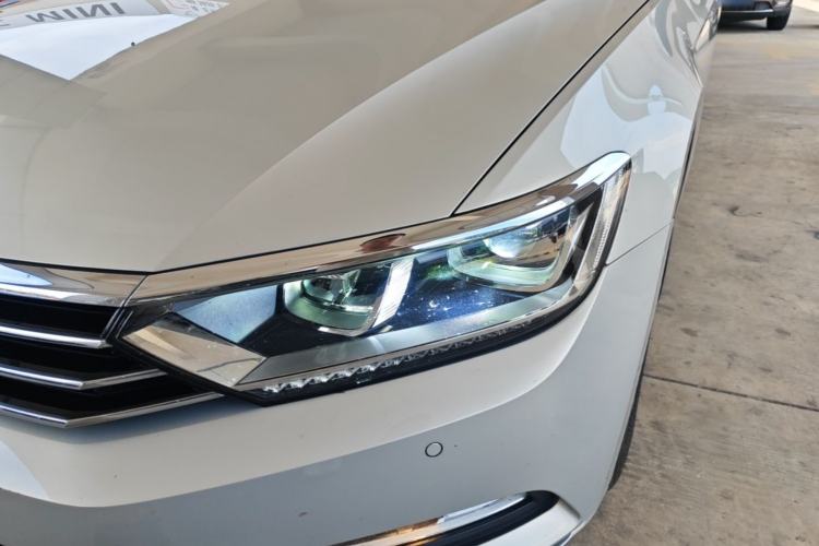 Used Volkswagen Magotan 2018 Facelift 330TSI DSG Luxury Model Left Front Headlight