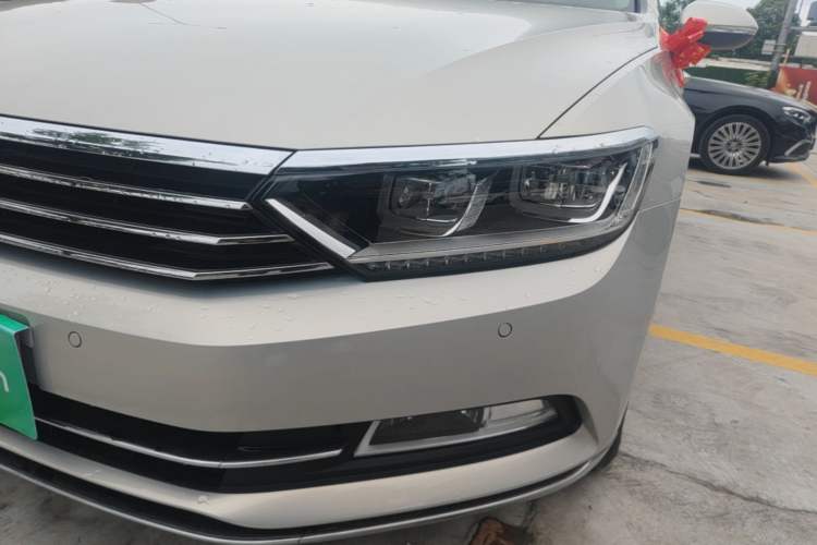 Used Volkswagen Magotan 2018 330TSI DSG Luxury Model Left Front Headlight