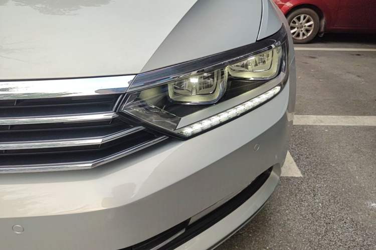 Used Volkswagen Magotan 2018 Facelift 330TSI DSG Luxury Model Left Front Headlight