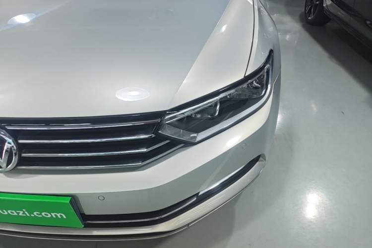Used Volkswagen Magotan 2018 330TSI DSG Advanced Model Left Front Headlight
