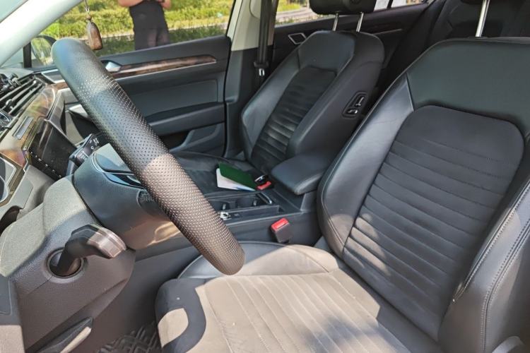 Used Volkswagen Magotan 2018 330TSI DSG Luxury Model Left Front Seat