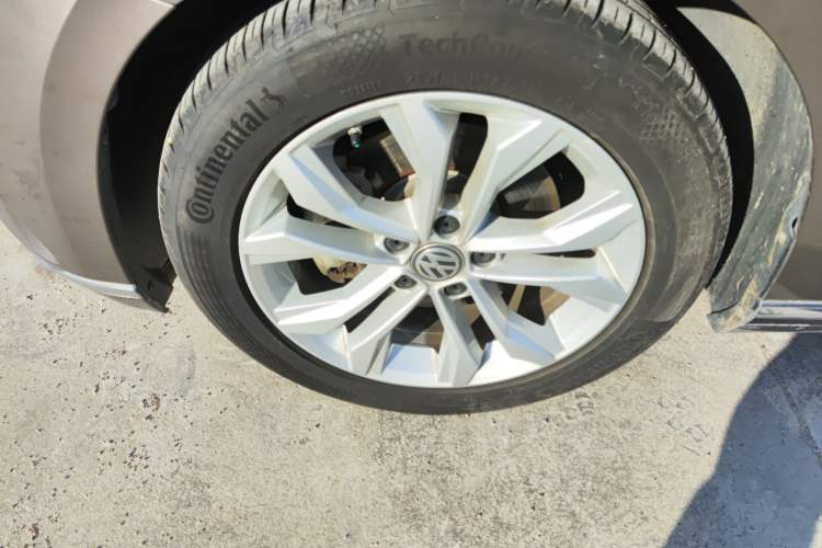 Used Volkswagen Magotan 2018 330TSI DSG Luxury Model Left Front Wheel Hub