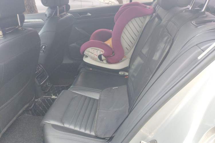 Used Volkswagen Magotan 2018 330TSI DSG Luxury Model Left Rear Seat