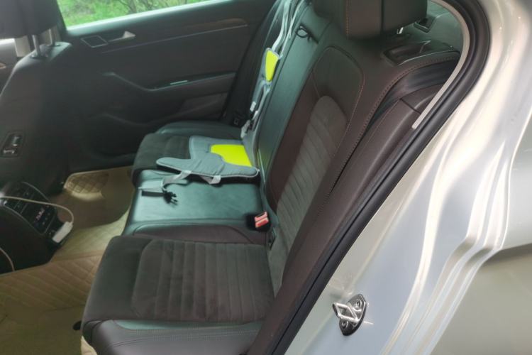 Used Volkswagen Magotan 2018 380TSI DSG Prestige Model Left Rear Seat