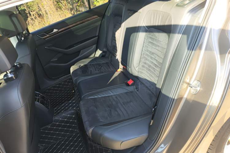 Used Volkswagen Magotan 2018 330TSI DSG Luxury Model Left Rear Seat