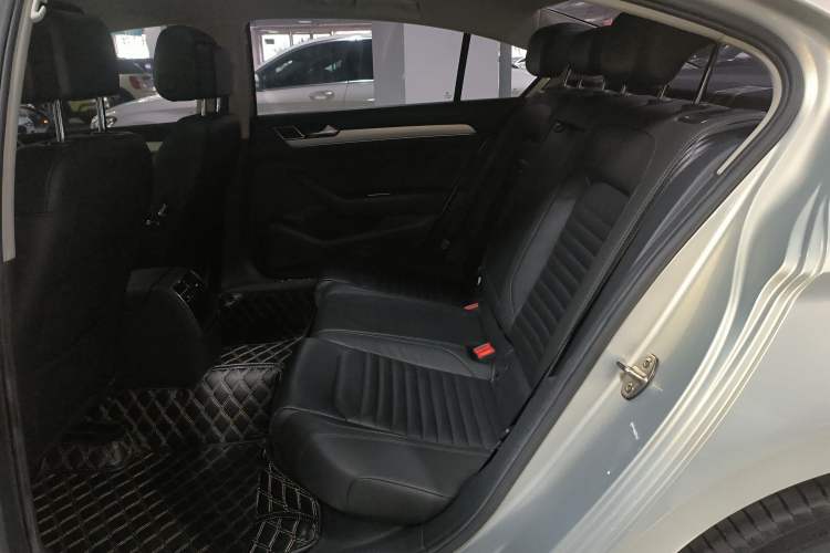 Used Volkswagen Magotan 2018 330TSI DSG Advanced Model Left Rear Seat