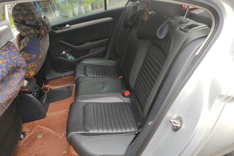 Used Volkswagen Magotan 2018 330TSI DSG Advanced Model Left Rear Seat