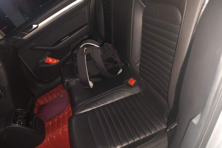 Used Volkswagen Magotan 2018 330TSI DSG Advanced Model Left Rear Seat