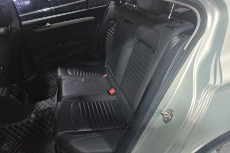 Used Volkswagen Magotan 2018 330TSI DSG Advanced Model Left Rear Seat