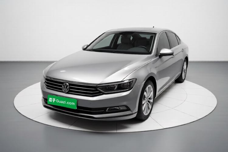 Volkswagen Magotan 2018 330TSI DSG Luxury Model d’occasion Guazi used car, China used car export, Used car for sale, Used cars, Cheapest cars for sale
