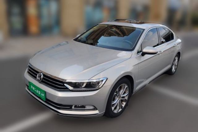 Volkswagen Magotan 2018 Facelift 330TSI DSG Luxury Model مستعملة