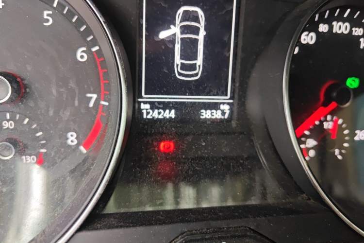 Used Volkswagen Magotan 2018 330TSI DSG Advanced Model Odometer Close Up