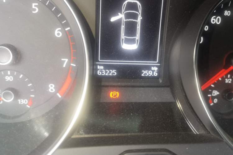 Used Volkswagen Magotan 2018 330TSI DSG Advanced Model Odometer Close Up