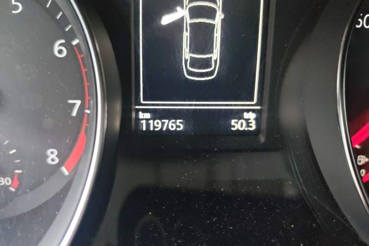 Used Volkswagen Magotan 2018 330TSI DSG Luxury Model Odometer Close Up