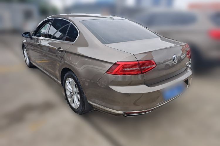 Used Volkswagen Magotan 2018 330TSI DSG Luxury Model Rear Left 45 Deg