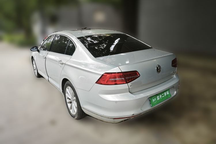 Used Volkswagen Magotan 2018 330TSI DSG Advanced Model Rear Left 45 Deg