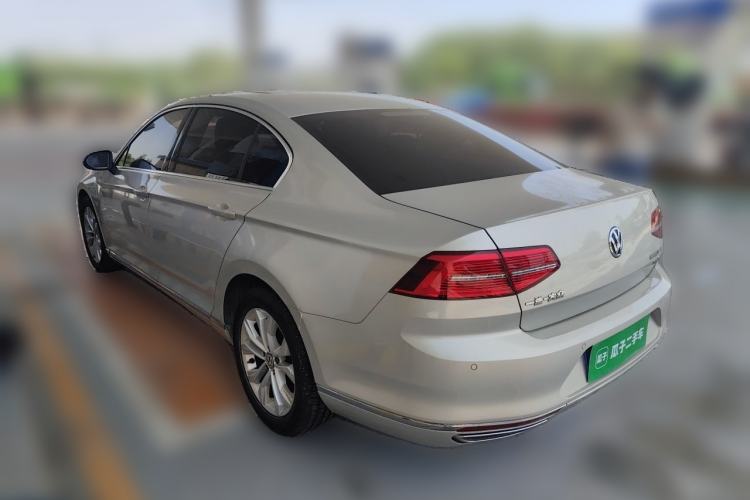 Used Volkswagen Magotan 2018 Facelift 330TSI DSG Luxury Model Rear Left 45 Deg