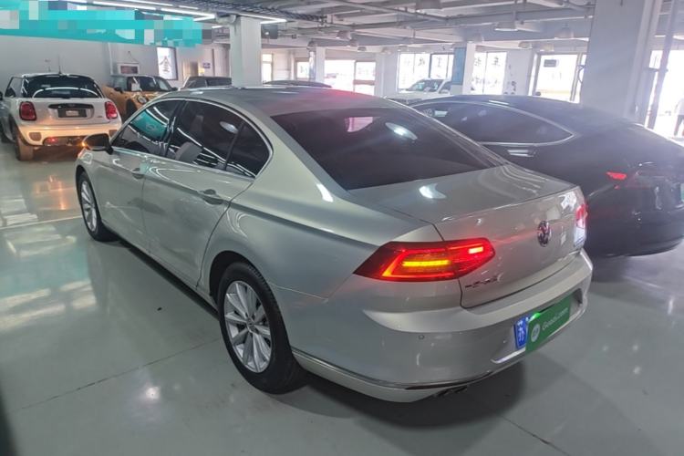 Used Volkswagen Magotan 2018 330TSI DSG Advanced Model Rear Left 45 Deg