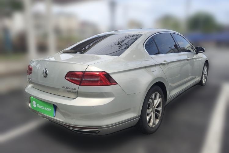 Used Volkswagen Magotan 2018 330TSI DSG Luxury Model Rear Right 45 Deg