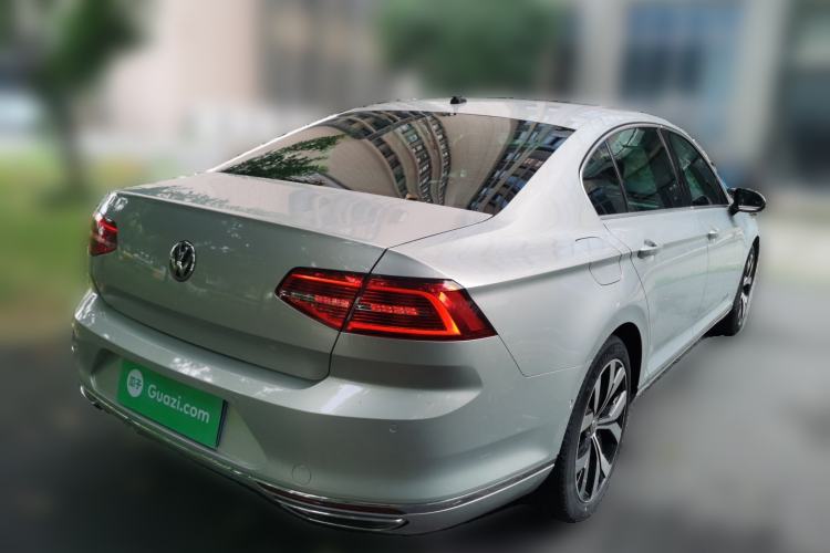 Used Volkswagen Magotan 2018 380TSI DSG Prestige Model Rear Right 45 Deg