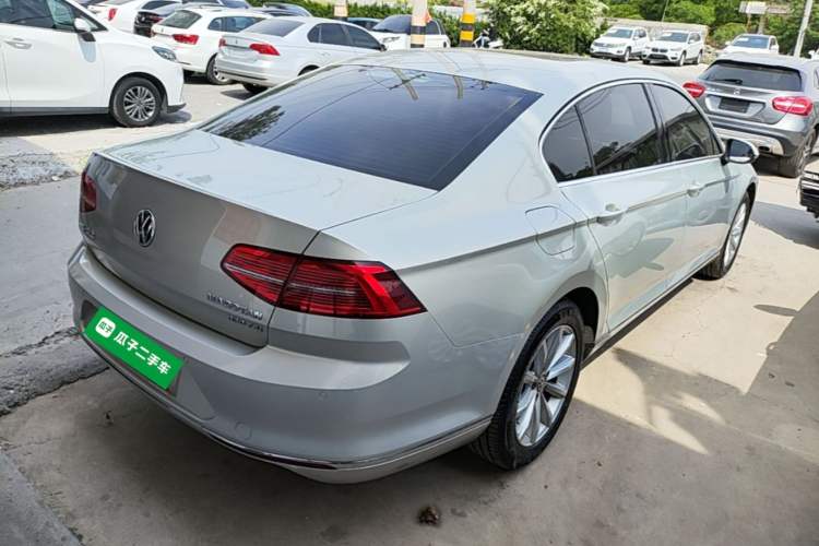 Used Volkswagen Magotan 2018 330TSI DSG Advanced Model Rear Right 45 Deg