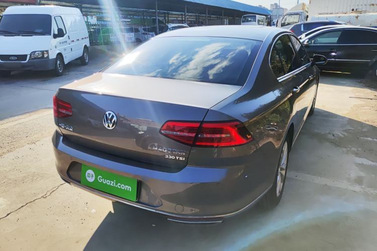 Used Volkswagen Magotan 2018 330TSI DSG Luxury Model Rear Right 45 Deg