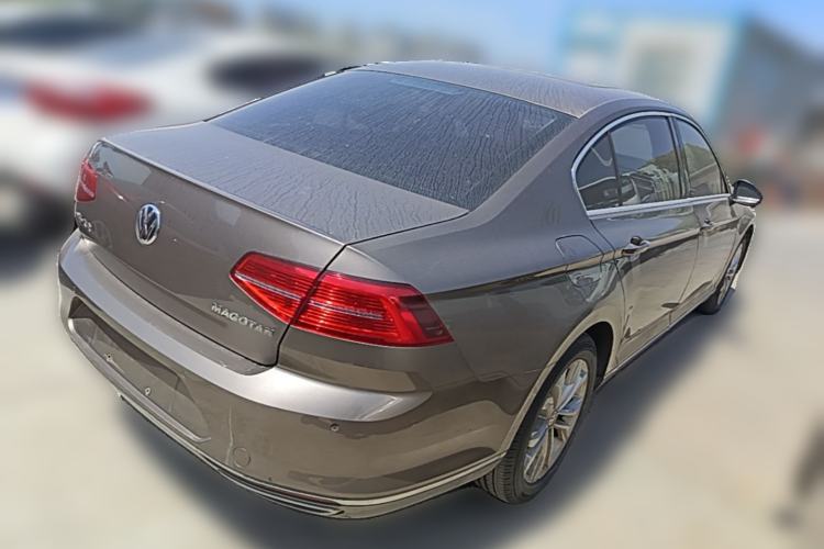 Used Volkswagen Magotan 2018 330TSI DSG Luxury Model Rear Right 45 Deg