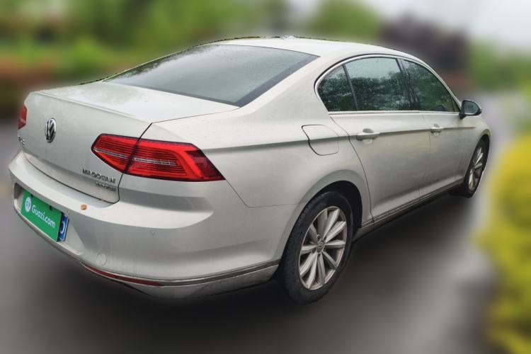 Used Volkswagen Magotan 2018 330TSI DSG Advanced Model Rear Right 45 Deg
