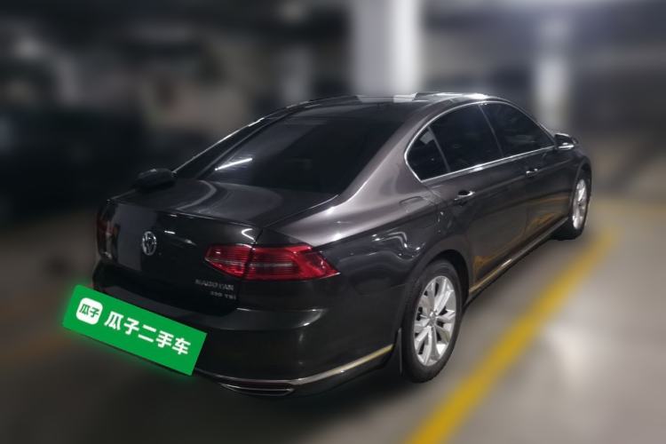 Used Volkswagen Magotan 2018 330TSI DSG Luxury Model Rear Right 45 Deg