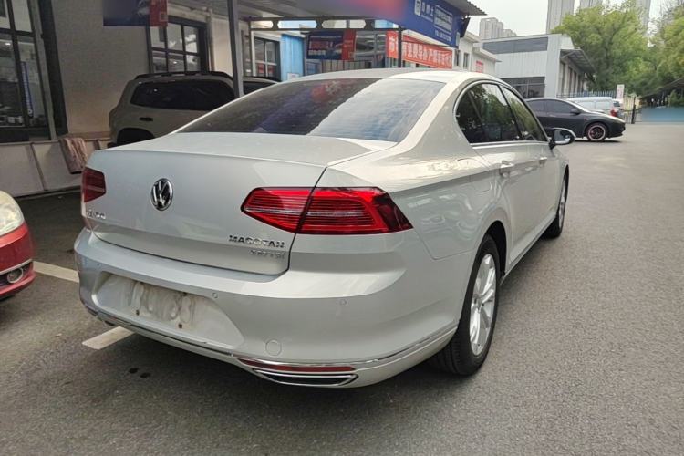 Used Volkswagen Magotan 2018 Facelift 330TSI DSG Luxury Model Rear Right 45 Deg
