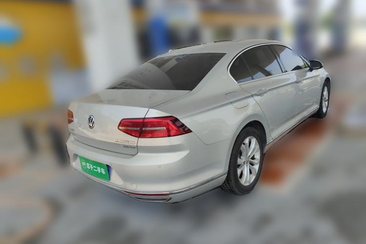 Used Volkswagen Magotan 2018 Facelift 330TSI DSG Luxury Model Rear Right 45 Deg