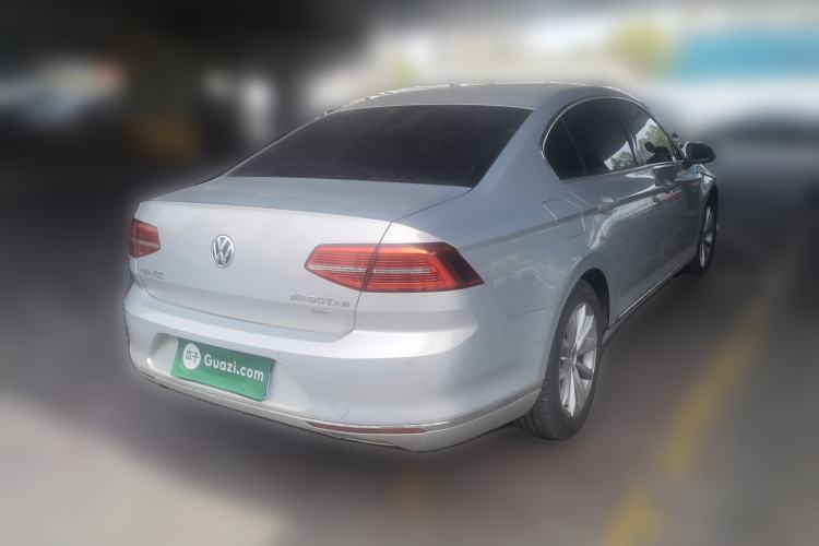Used Volkswagen Magotan 2018 330TSI DSG Advanced Model Rear Right 45 Deg