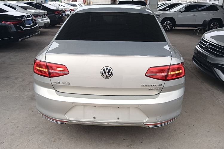 Used Volkswagen Magotan 2018 Facelift 330TSI DSG Luxury Model Rear