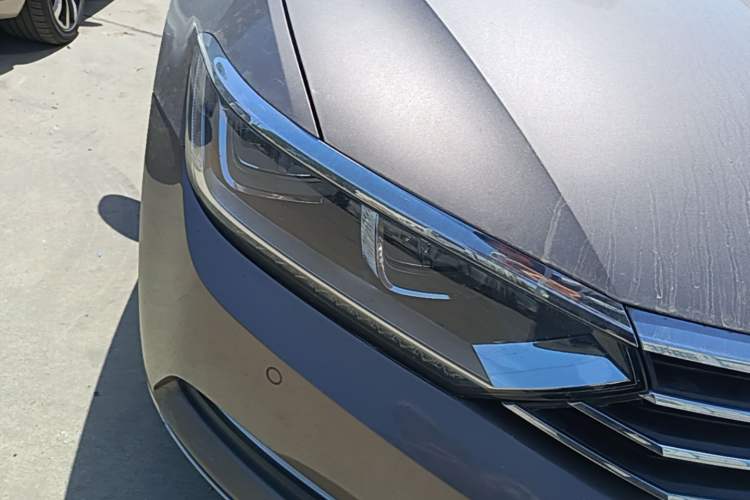 Used Volkswagen Magotan 2018 330TSI DSG Luxury Model Right Front Headlight